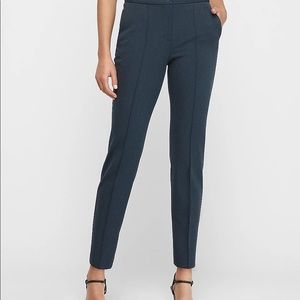 Perfect condition Express dress pants. Very flattering. Size 0R